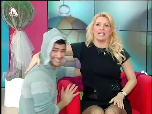 إباحية أرضية مع Karm ...